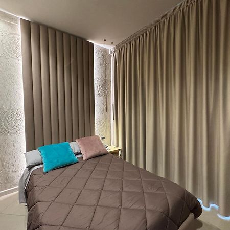 Tropicana Room Caserta Buitenkant foto
